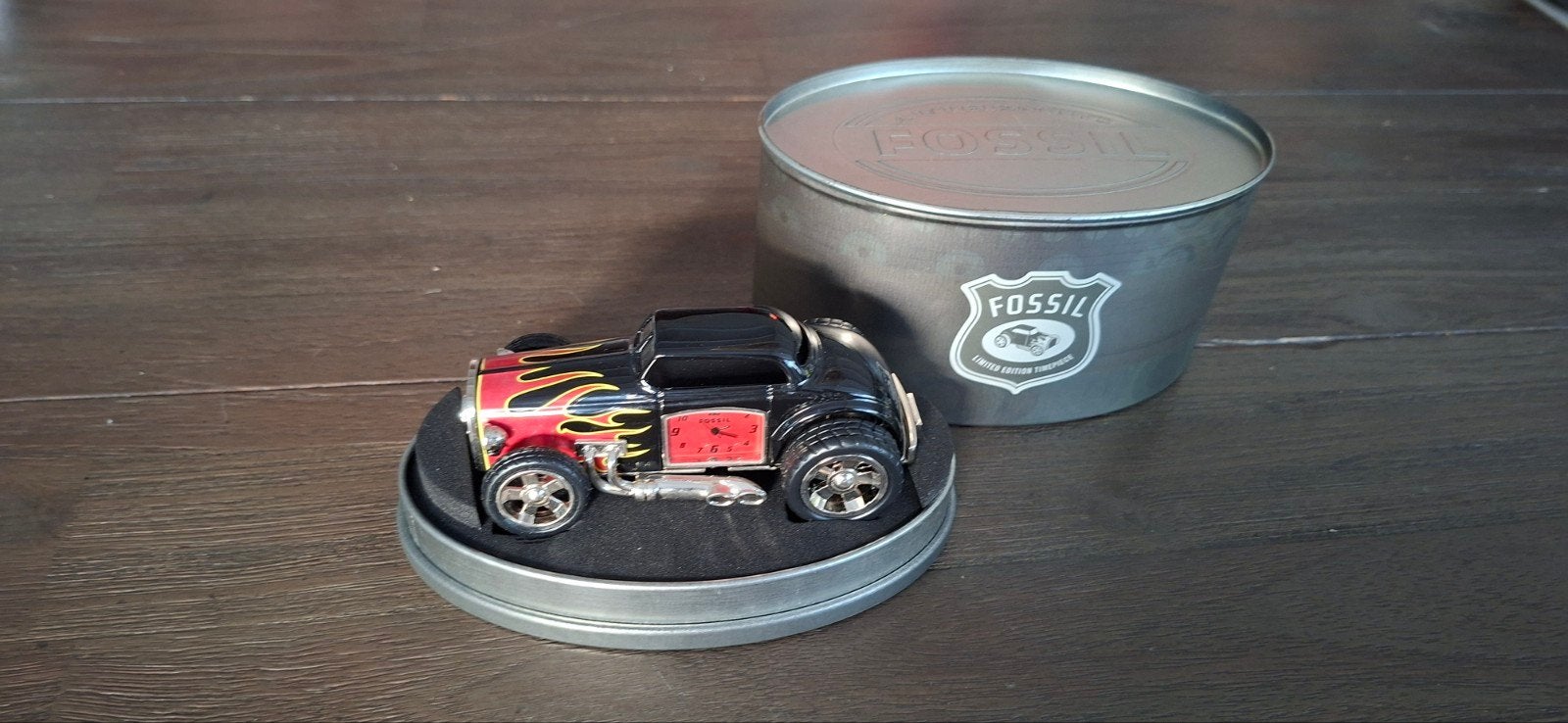 Fossil Hot Rod Auto Horloge in Blikken Doos, Overige materialen, Polshorloge, Onbekend, Ophalen