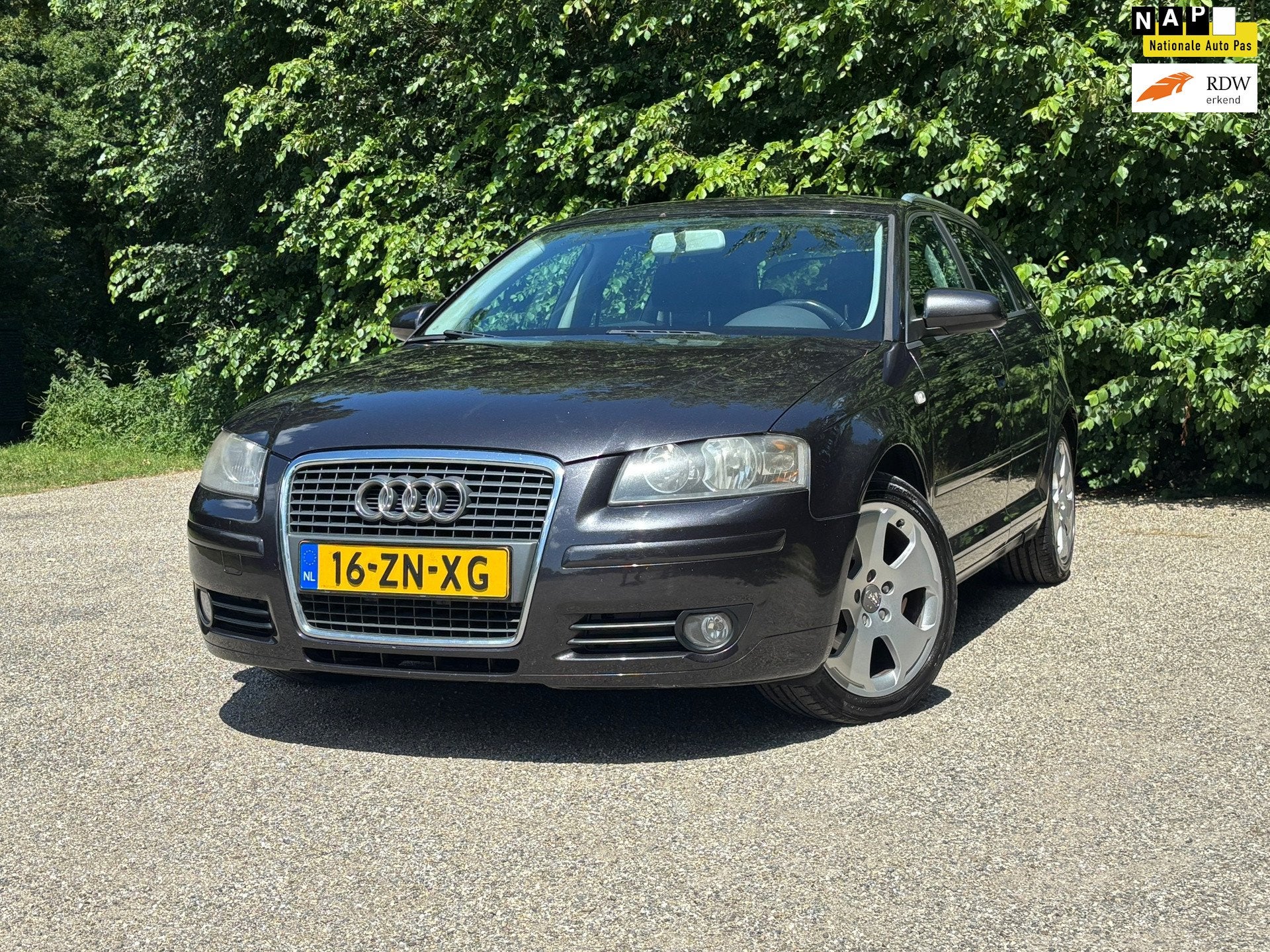Audi A3 Sportback 1.6 Ambition Pro Line | Airco + Cruise con, Voorwielaandrijving, Gebruikt, 4 cilinders, Handgeschakeld