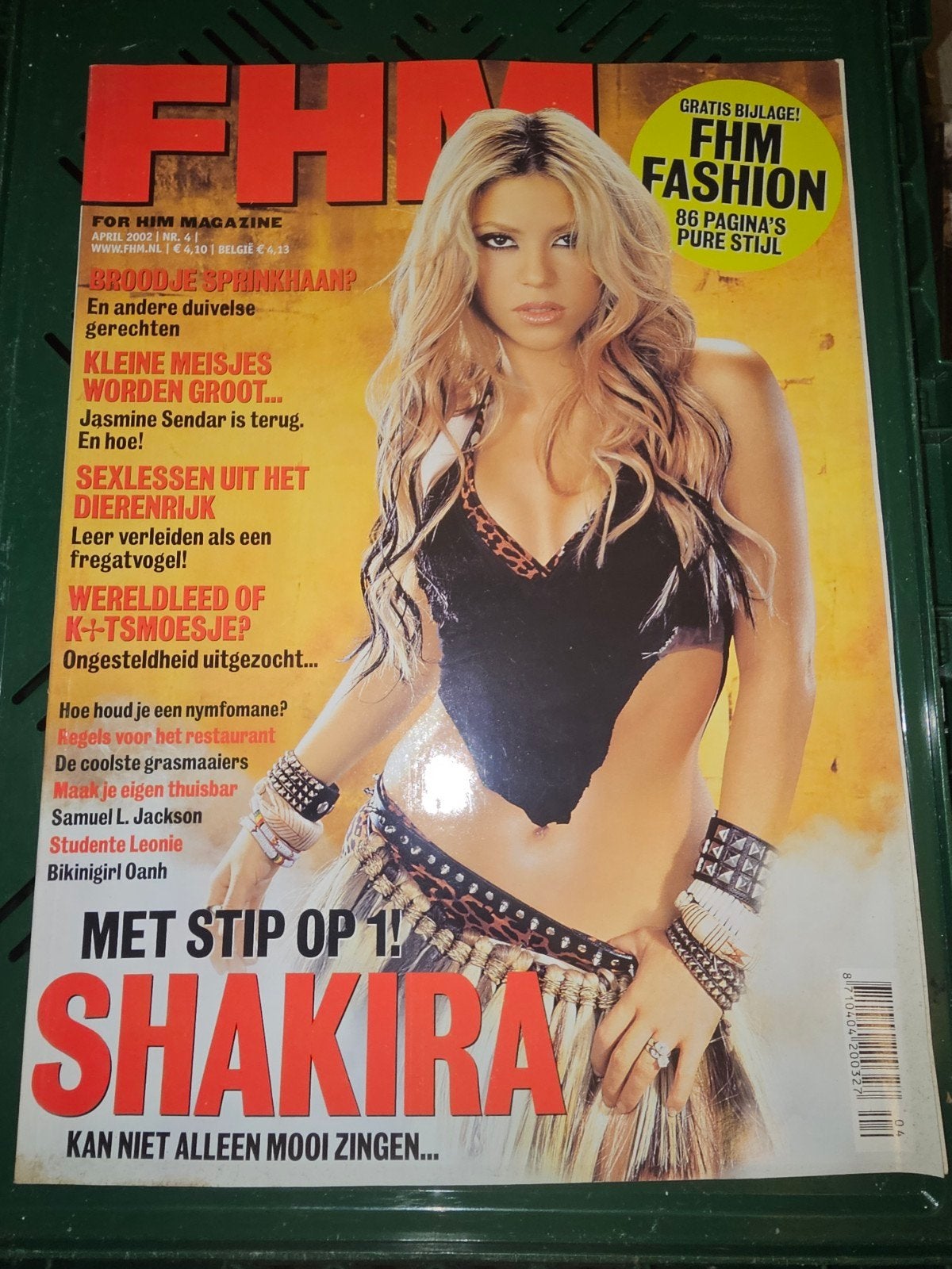 FHM Magazine April 2002 met Shakira op de cover, Boeken, Ophalen of Verzenden, Gelezen, Overige typen