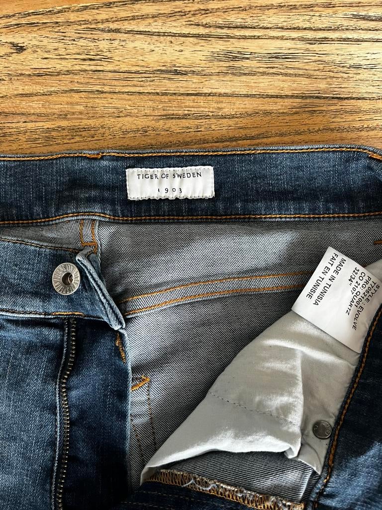 Tiger of Sweden Jeans. Zo goed als nieuw, Kleding | Heren, Ophalen of Verzenden, Zo goed als nieuw, Blauw, W32 (confectie 46) of kleiner