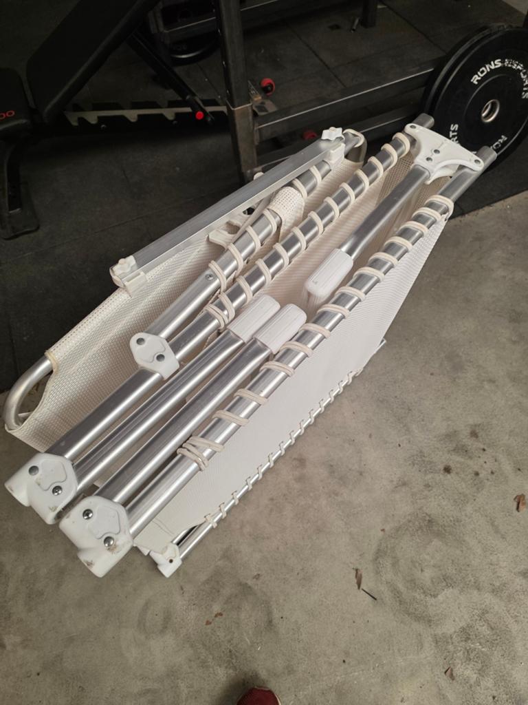 Opvouwbaar ligbed met zonnescherm - Wit, Tuin en Terras, Ophalen of Verzenden, Gebruikt, Aluminium, Verstelbaar