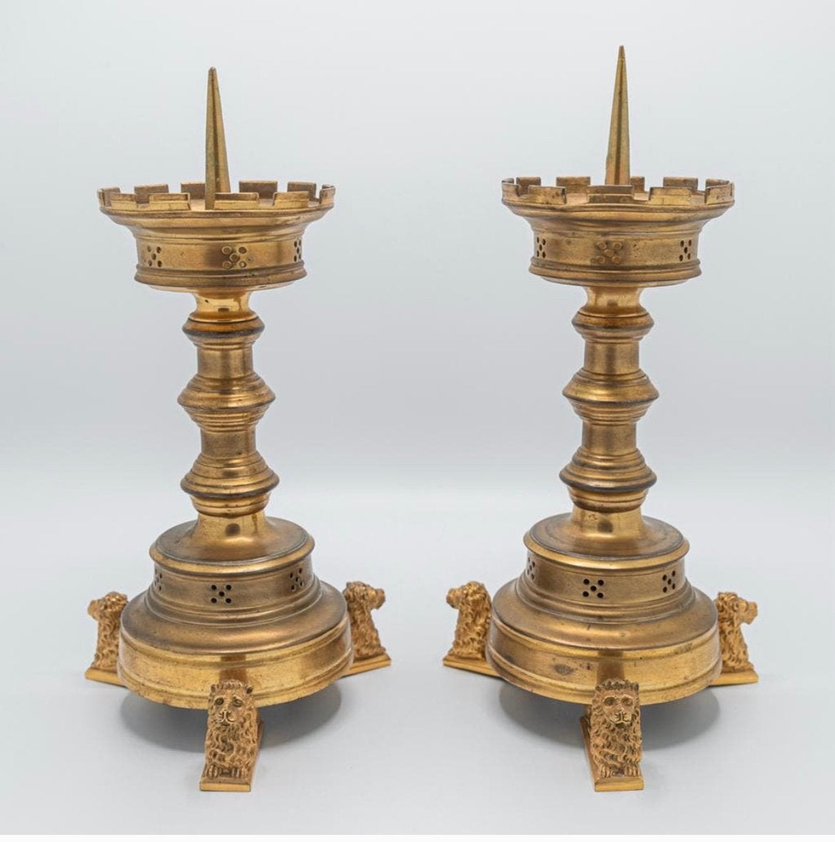 Set neogotische kerkkandelaren, Brons, Ophalen of Verzenden, Koper of Brons