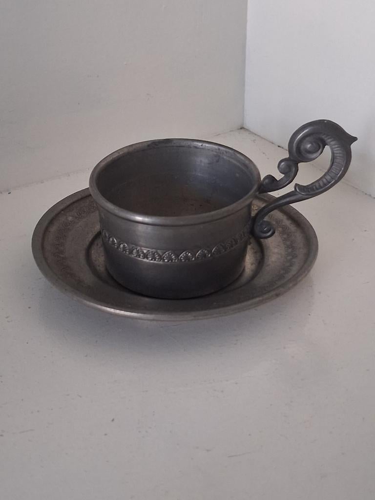 Vintage Tinnen Mokka / Espresso Houder met Schotel - 95% Tin, Antiek en Kunst, Antiek | Tin, Ophalen of Verzenden