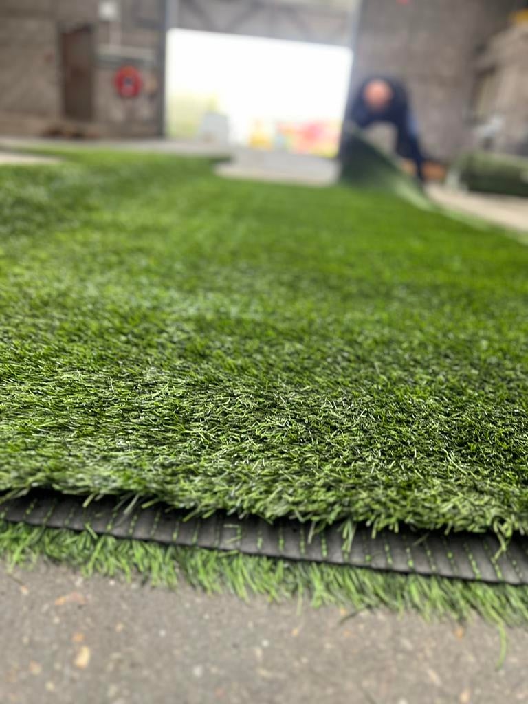 87.5m2 Kunstgras. Nog als nieuw! (3.5m x 25m) €700,-, Tuin en Terras, Gras en Kunstgras, Zo goed als nieuw, Kunstgras, 20 m² of meer