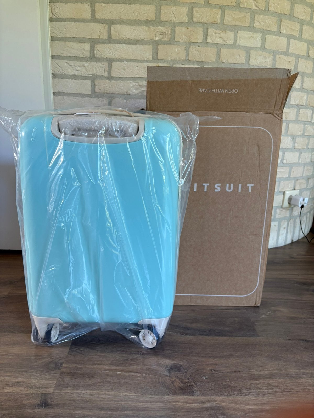 Nieuwe Suitsuit koffer, Ophalen, Hard kunststof, 45 tot 55 cm, Slot
