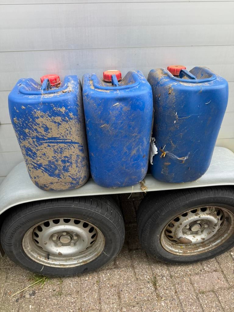 Jerrycans 20 liter, Auto diversen, Ophalen of Verzenden, Zo goed als nieuw