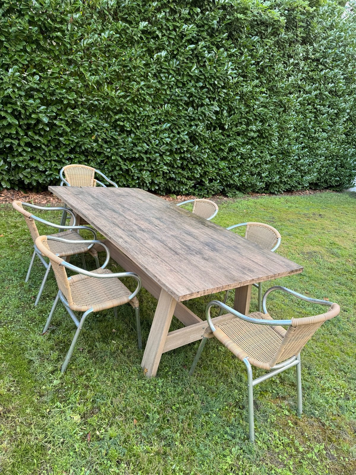 Robuuste houten tuintafel met 7 stoelen, Tuin en Terras, Ophalen, Gebruikt, Eettafel, 6 zitplaatsen