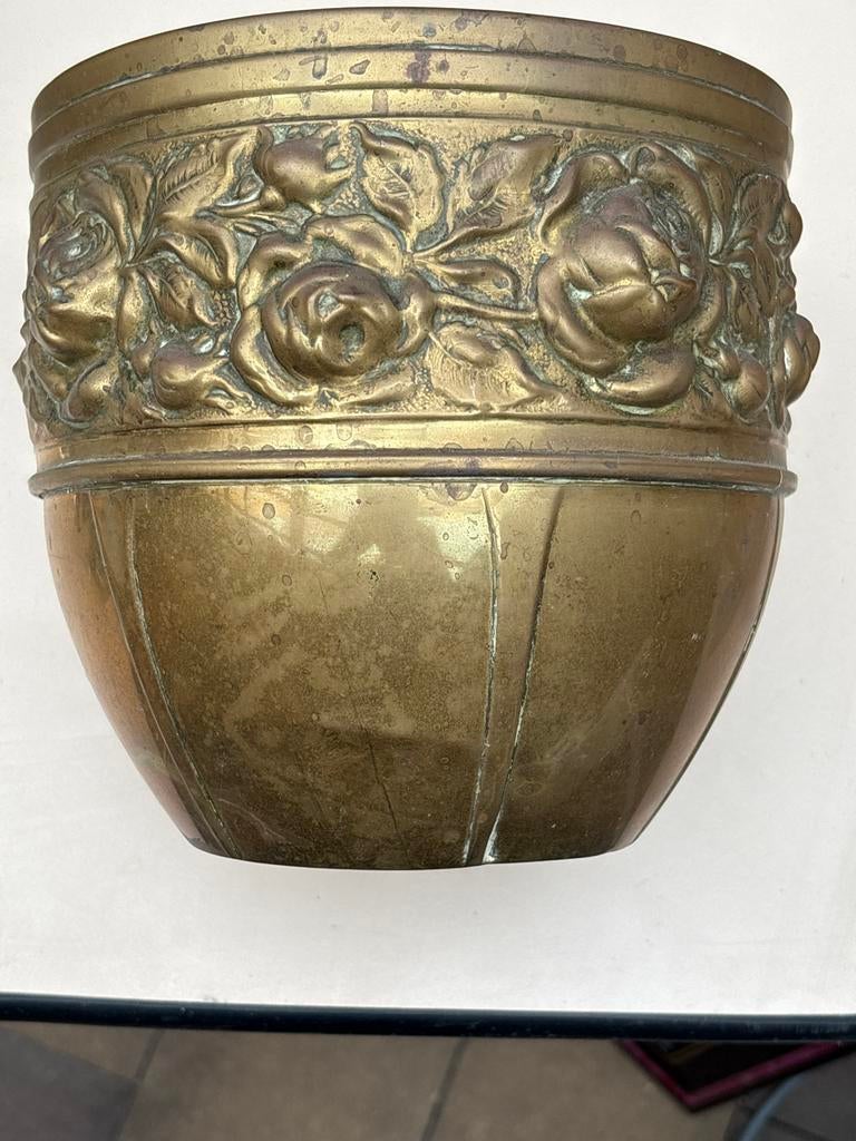 Antieke Koperen Bloempot met Rozenreliëf, Antiek en Kunst, Ophalen of Verzenden, Koper