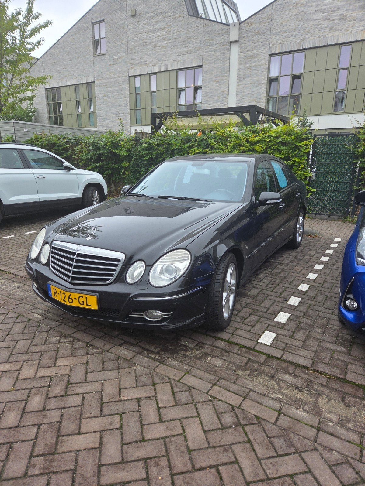 Mercedes-Benz E 280 V6 (2006, W211) – Roestvrij – Zo mee, Auto's, Automaat, Achterwielaandrijving, Leder en Stof, Zwart