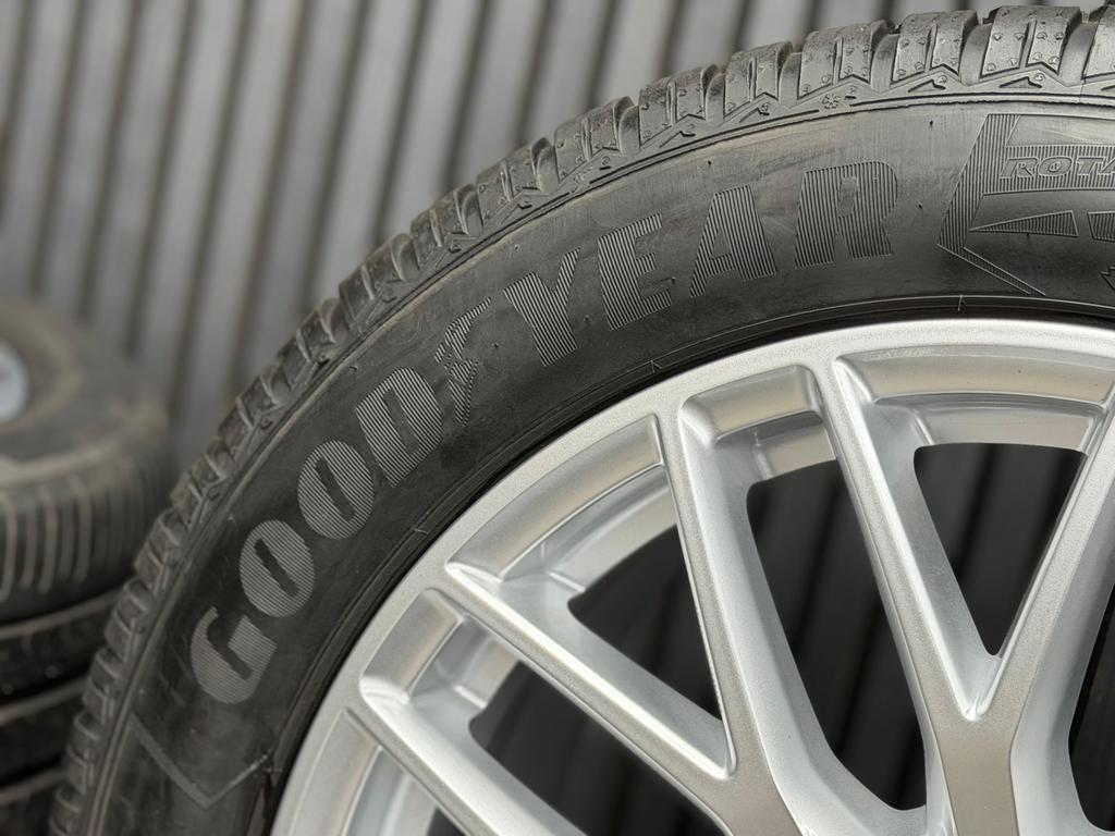 20 inch Originele Winterset Audi Q7 Q8 7mm a merk€899,-, Ophalen, 285 mm, Banden en Velgen, Winterbanden