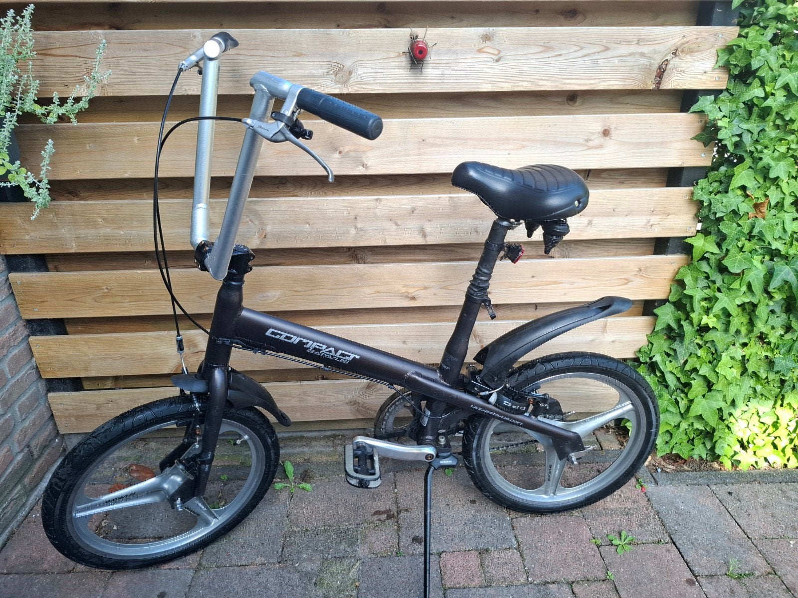 Batavus compact fiets. Campingfiets, Ophalen, 20 inch of meer, Gebruikt, Velgrem