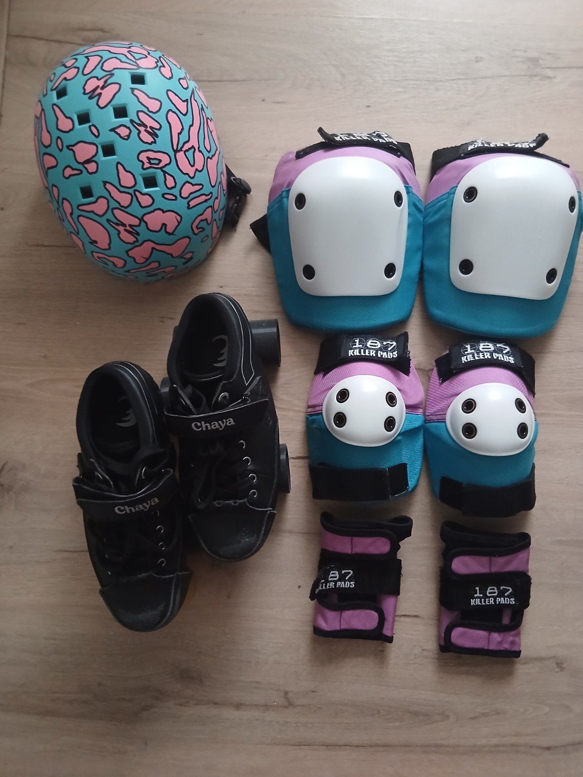 Chaya Jade rolschaatsen met bescherming en helm, Ophalen of Verzenden, Gebruikt, Overige typen, Overige merken