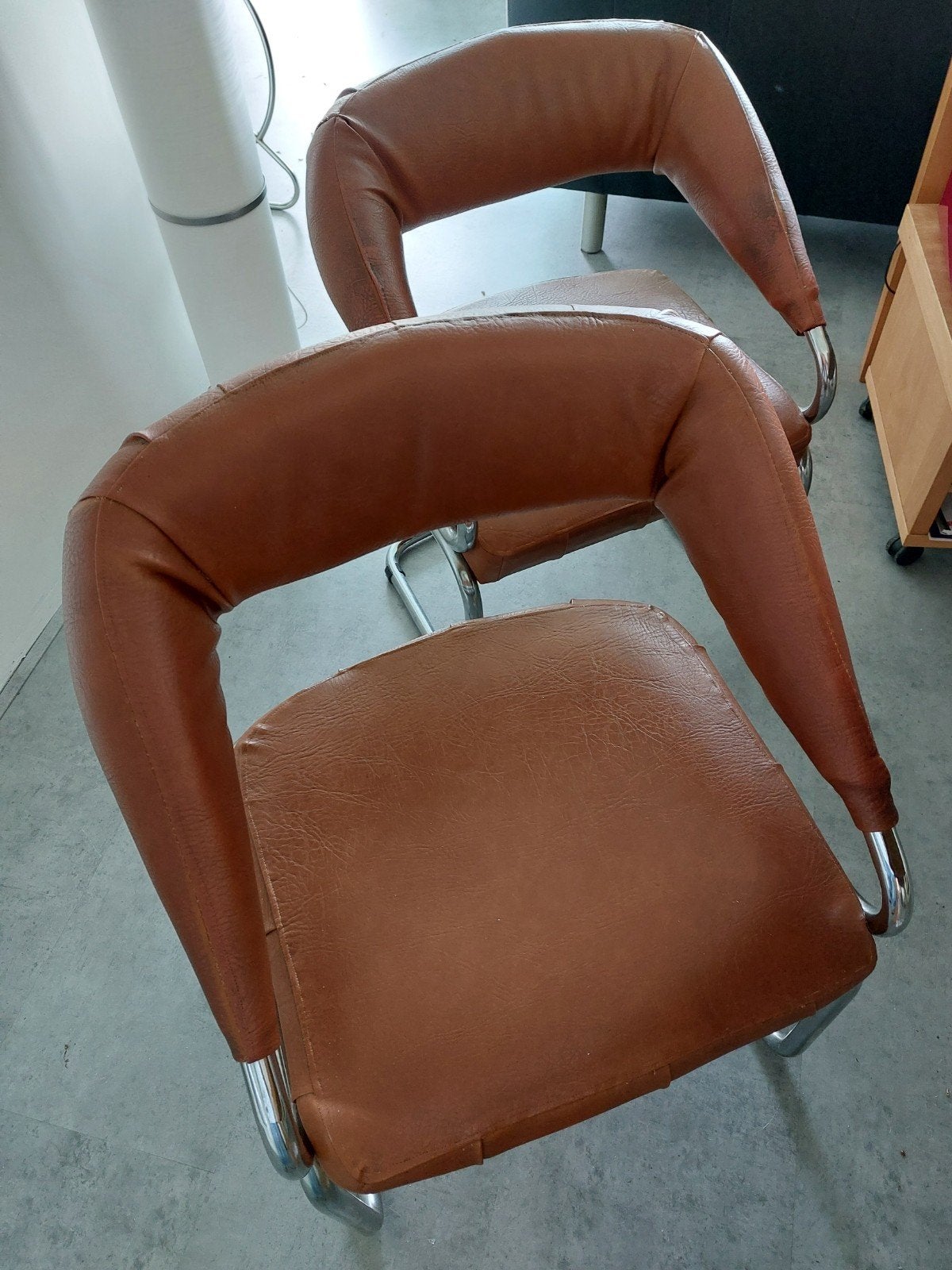 4 x seventies stoelen, chroom, beige skai vintage  reparatie, Ophalen, Overige materialen, Gebruikt, Overige kleuren