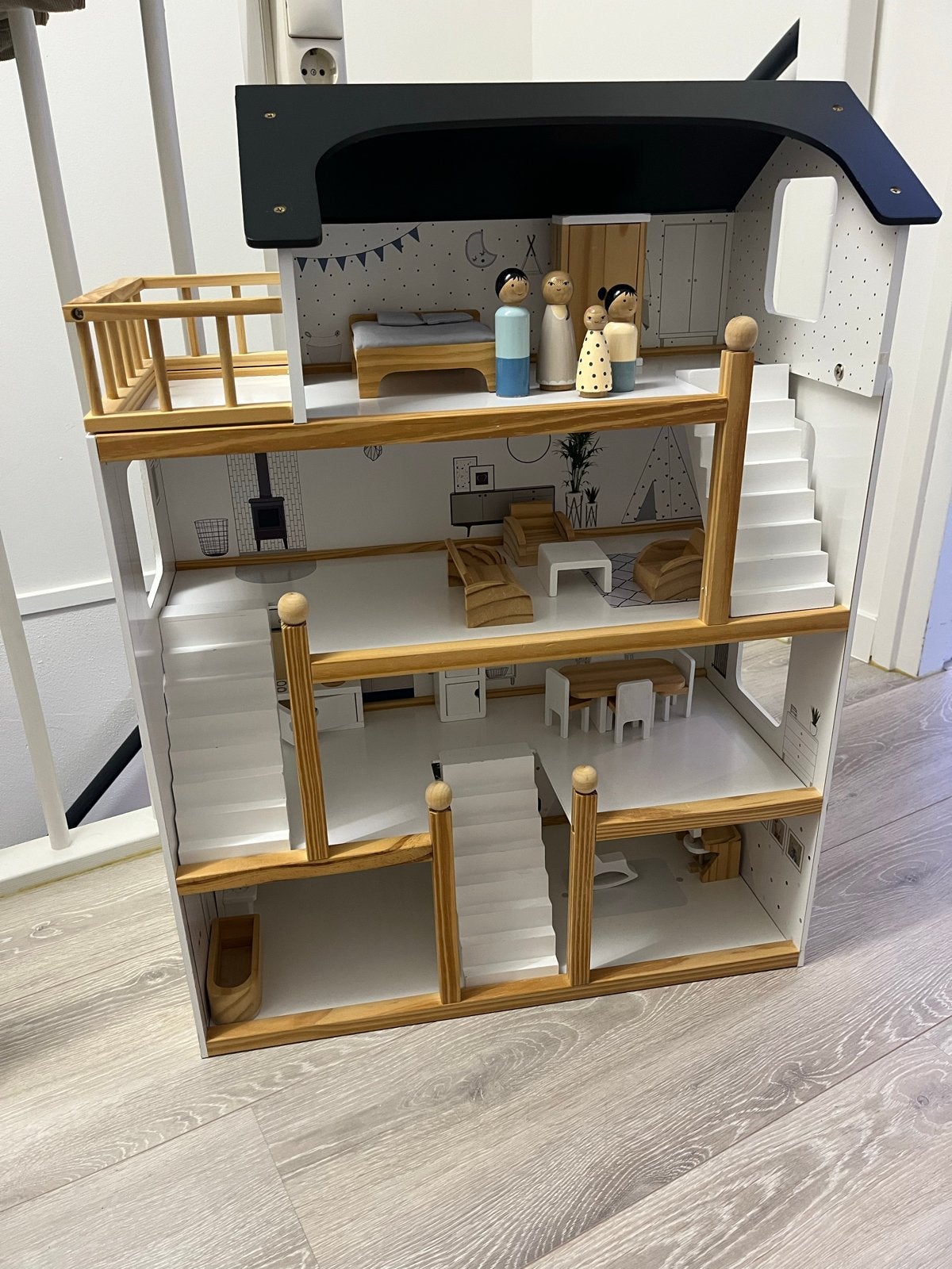 XL Poppenhuis Petit Amélie met meubels en poppetjes, Ophalen, Zo goed als nieuw, Poppenhuis