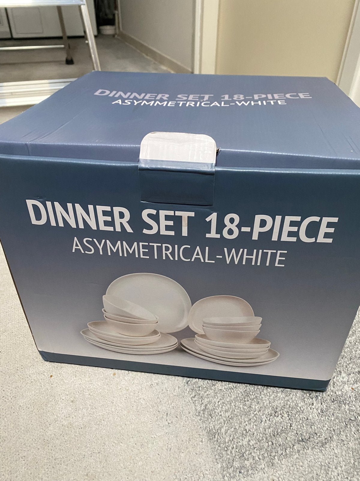 Nieuw 18-dlg organisch servies van Action -Asymmetrisch wit, Ophalen, Overige merken, Keramiek, Nieuw