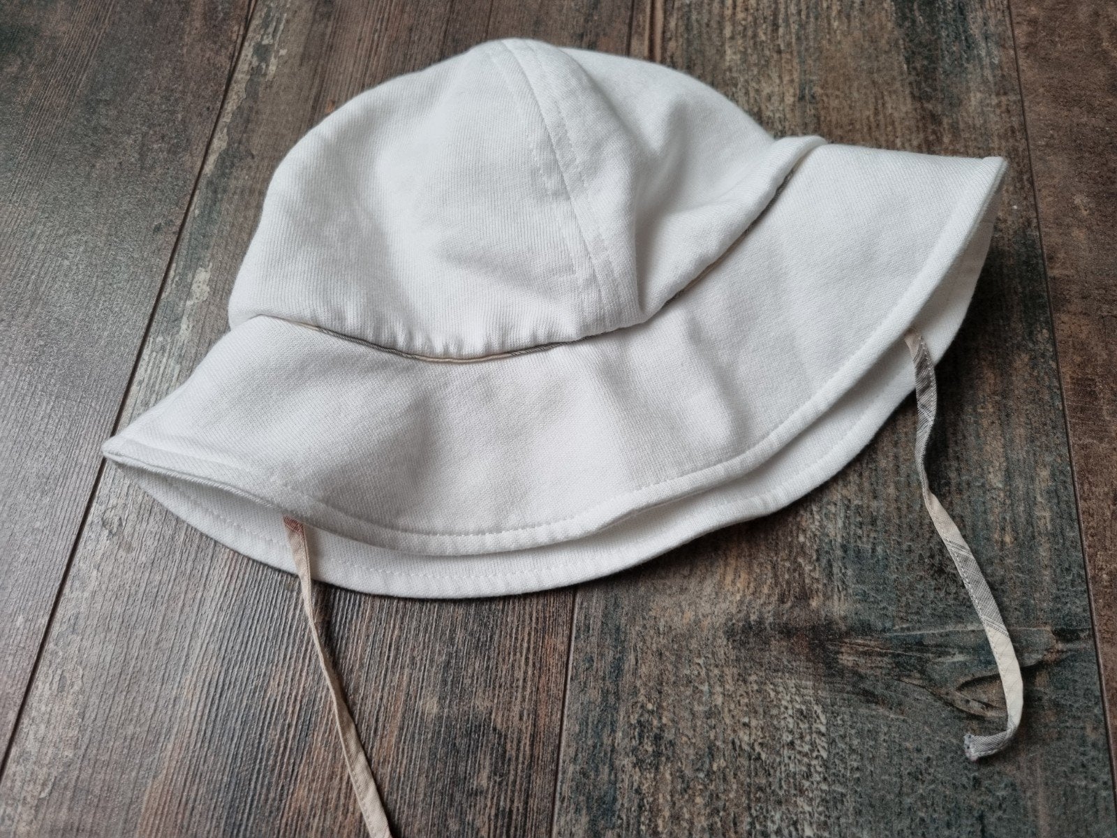 Burberry zomerhoedje maatje 42, Hoed, Nieuw, Ophalen of Verzenden, Jongetje