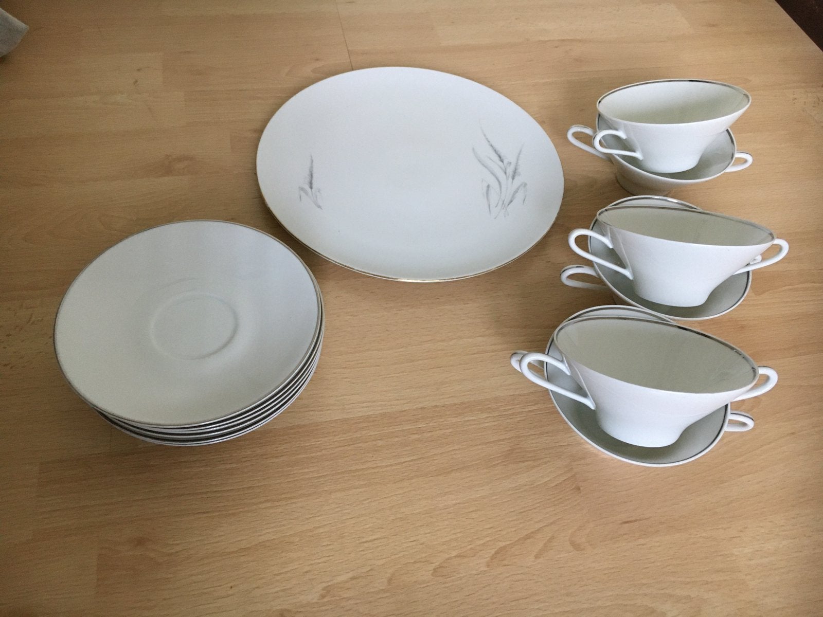 Soepkommen met oor + schotel 6st + broodbord wit porselein, Ophalen of Verzenden, Gebruikt, Overige materialen, Wit