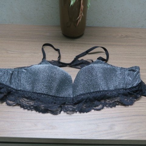 BH glinstering kant onderaan Intimissimi Franse 95B, Ophalen of Verzenden, Overige kleuren, BH