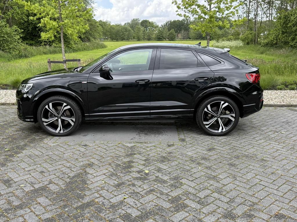 Audi Q3 Sportback 45 TFSI e S-line S-Edtion KEYLESS | ACC |, Auto's, Audi, Gebruikt, Leder en Stof, Zwart, Hybride Elektrisch/Benzine