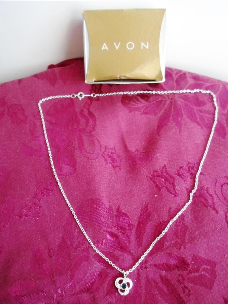 AVON ketting met hanger. Blauw steentje. Zilver, Met hanger, Nieuw, Ophalen of Verzenden, Zilver