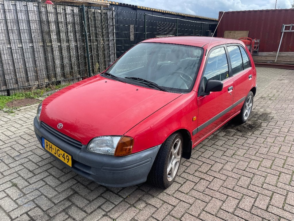 Toyota Starlet 1.3 16V AUT 1997 Rood, Automaat, 4 cilinders, 400 kg, Origineel Nederlands