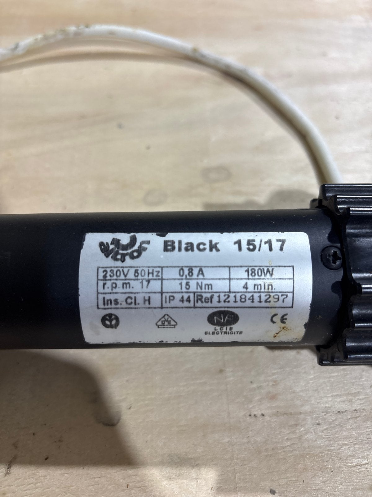 Rolluikmotor 230V - Ultra Black 15/17, 180W, Doe-het-zelf en Verbouw, Ophalen, Gebruikt, Elektrische bediening