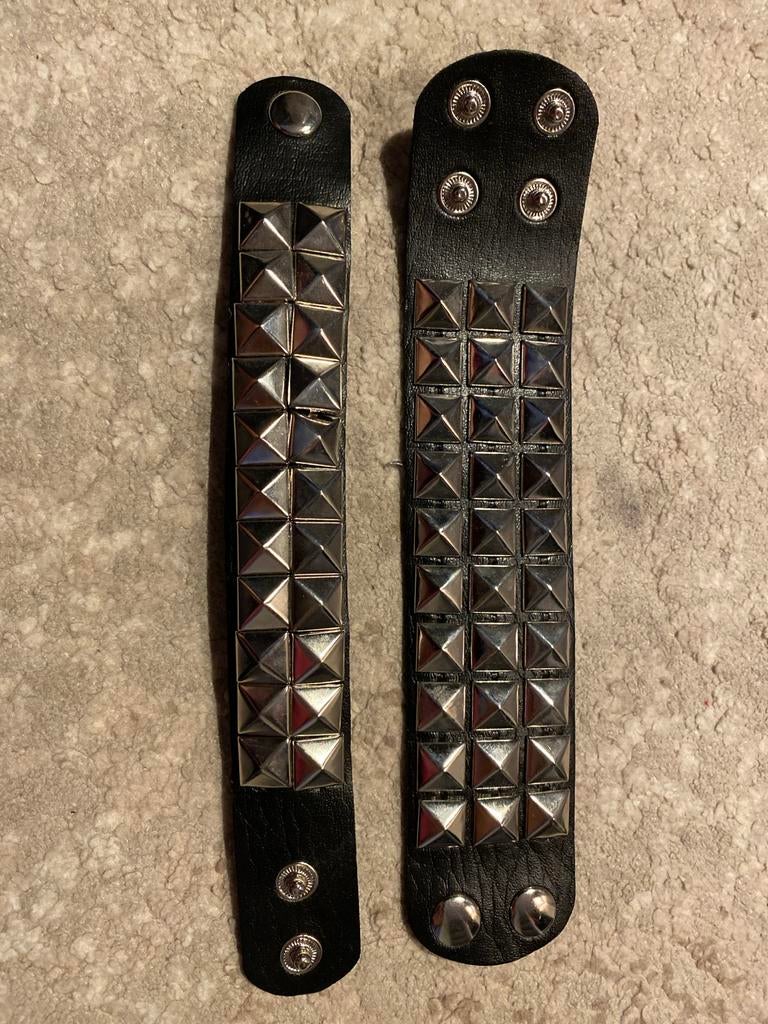 Twee stoere studded armbanden - Punk/Rock stijl, Ophalen, Gebruikt, Zwart, Leer