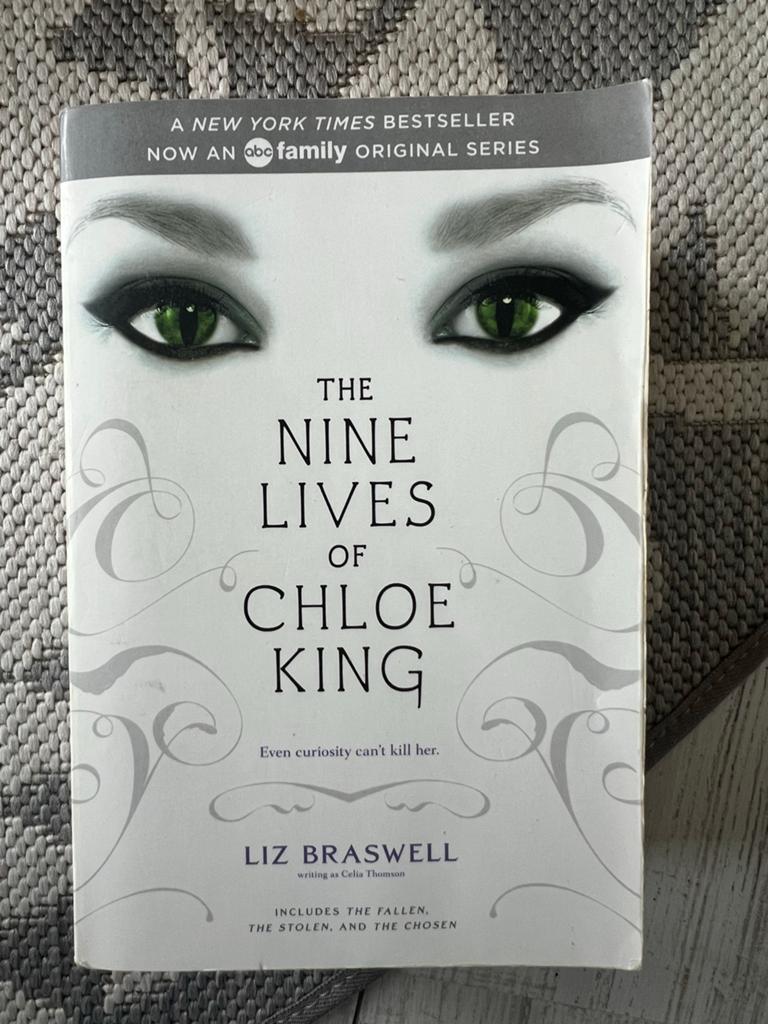 Omnibus: The Nine Lives of Chloe King (3 boeken in 1), Ophalen of Verzenden, Gelezen, Amerika