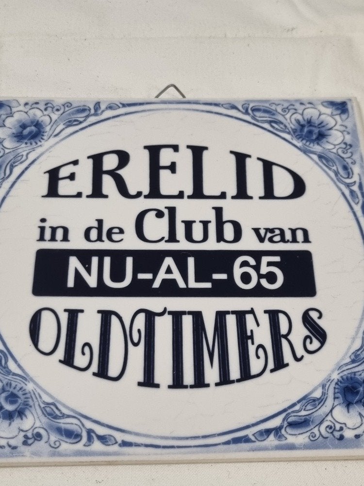 tegel erelid in de club van oldtimers, Ophalen of Verzenden, 'T Olde Gre-j, Info@toldegrej.nl, Endepoelstraat 20f Didam