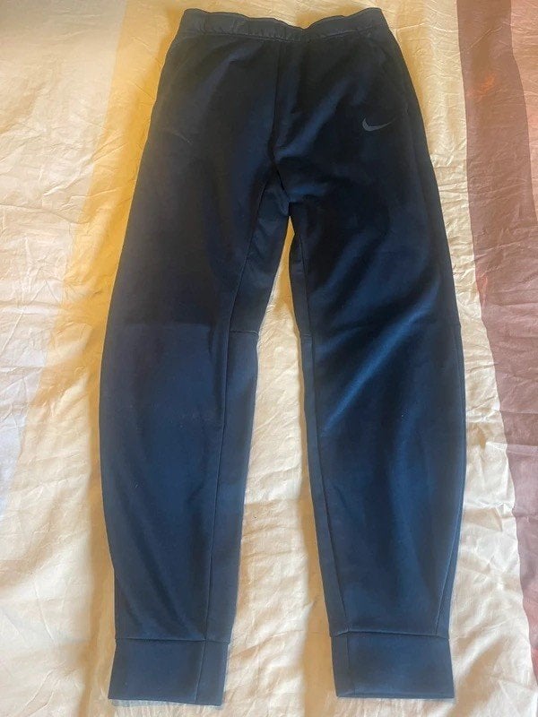 Nike trainingsbroek heren marineblauw maat M, Ophalen of Verzenden, Zo goed als nieuw, Hardlopen of Fietsen, Maat 48/50 (M)