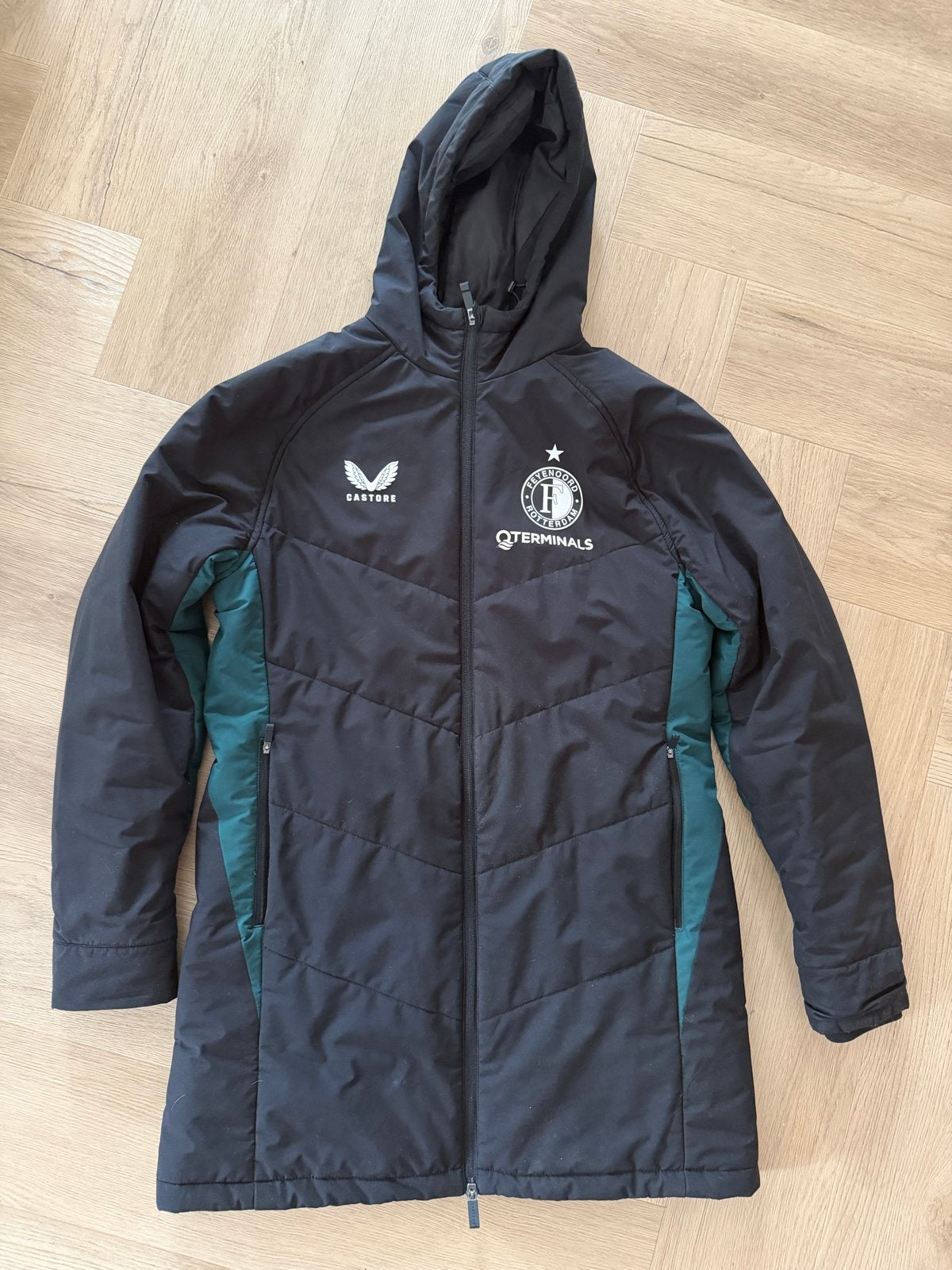 Feyenoord Castore Zwarte Jas Maat 38, Ophalen of Verzenden, Gedragen, Maat 38/40 (M), Zwart