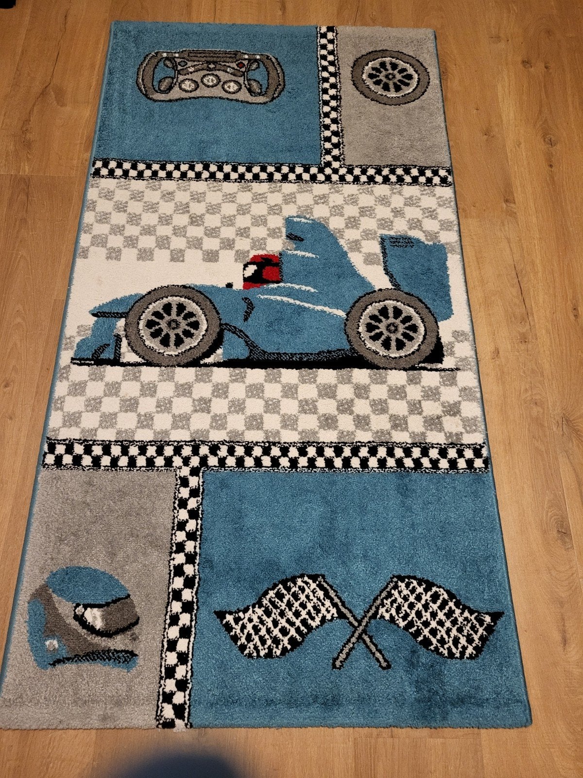 Blauw raceauto vloerkleed voor kinderkamer, Ophalen, Gebruikt, 100 tot 150 cm, Raceauto, kinderkamer, speels