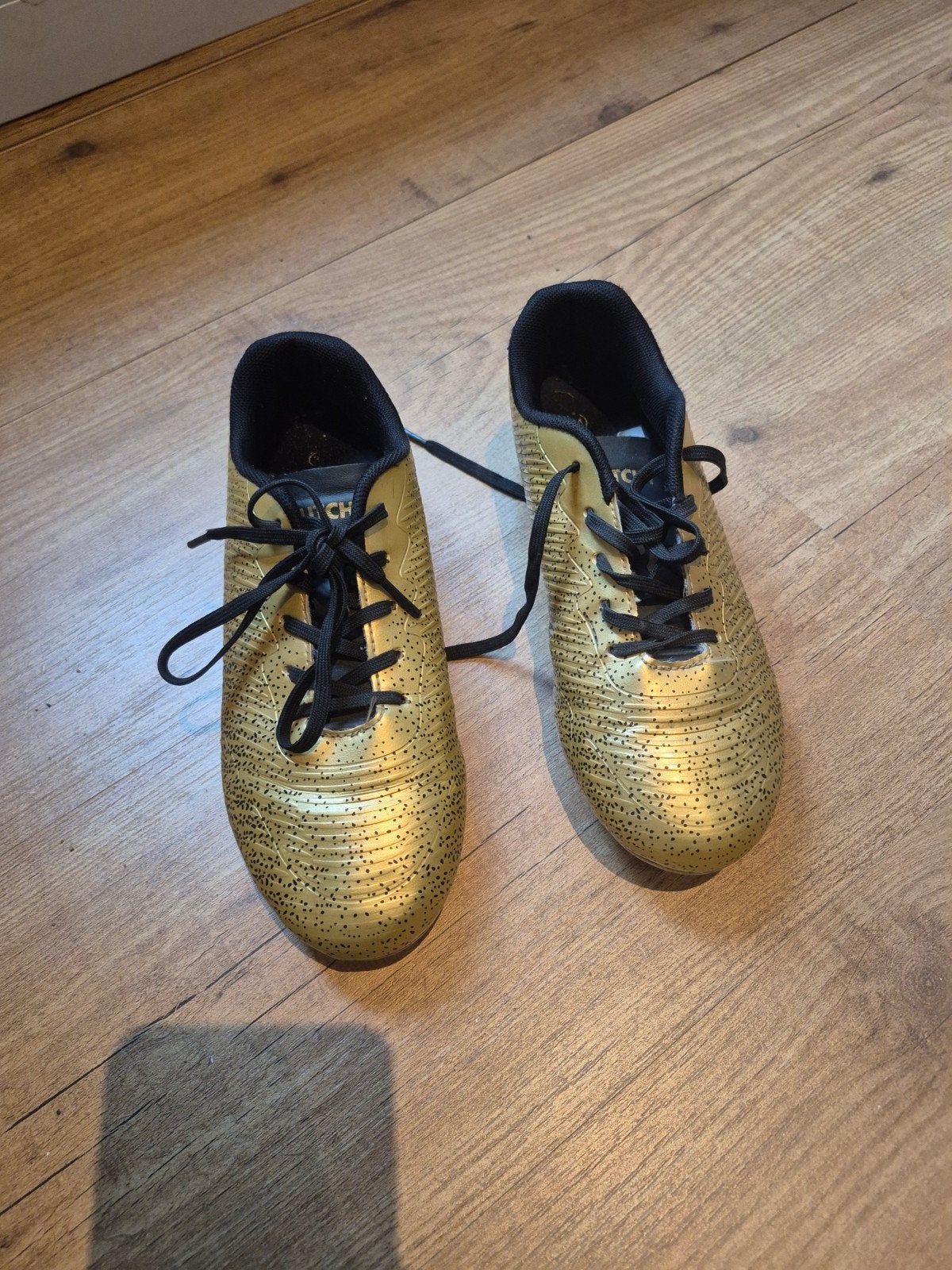 Duchy voetbalschoenen, maat 34, goudkleurig, Maat XS of kleiner, Ophalen, Zo goed als nieuw, Schoenen