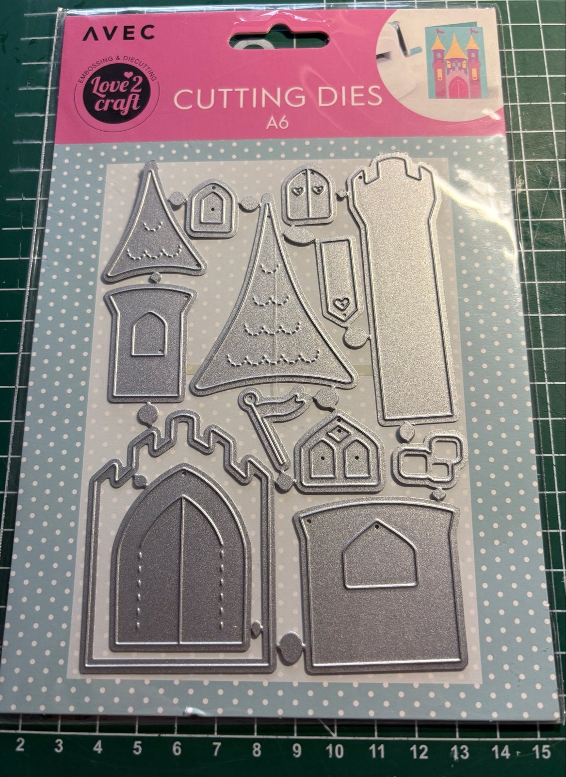 Nieuwe Love2Craft Snijmallen A6 Kasteel Thema - Nieuw, Hobby en Vrije tijd, Ophalen of Verzenden, Nieuw