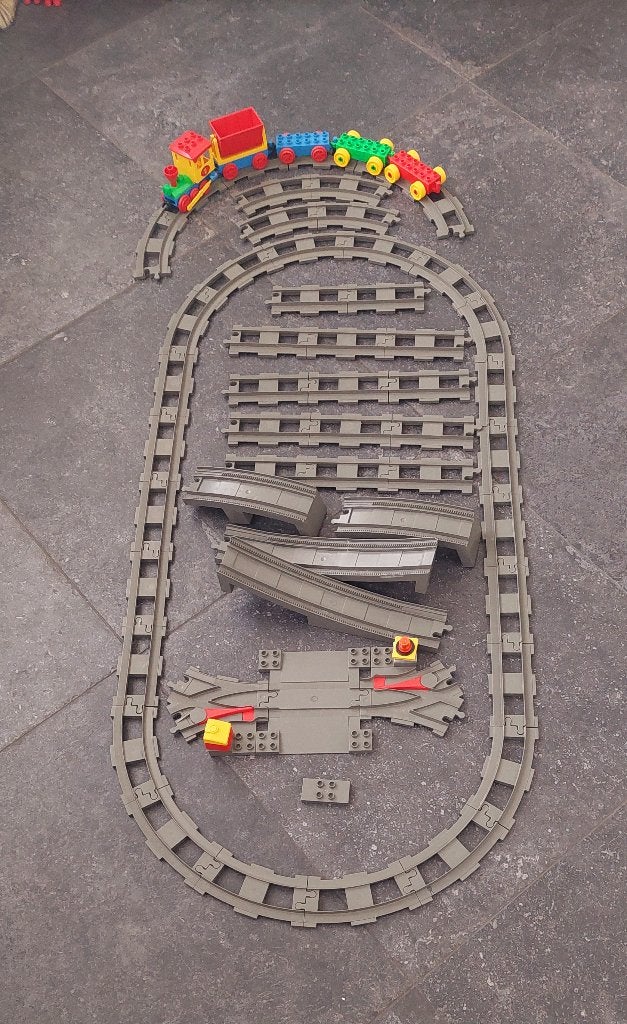 duplo treinrails met trein en wagons, Ophalen of Verzenden, Zo goed als nieuw, Complete set, Duplo
