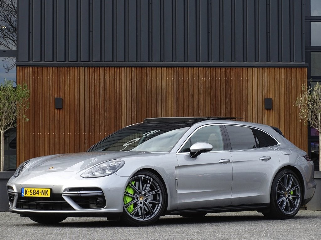 Porsche Panamera Sport Turismo 4.0 Turbo 680PK / Ceramic / B, Auto's, Automaat, Gebruikt, 120 €/maand, Leder