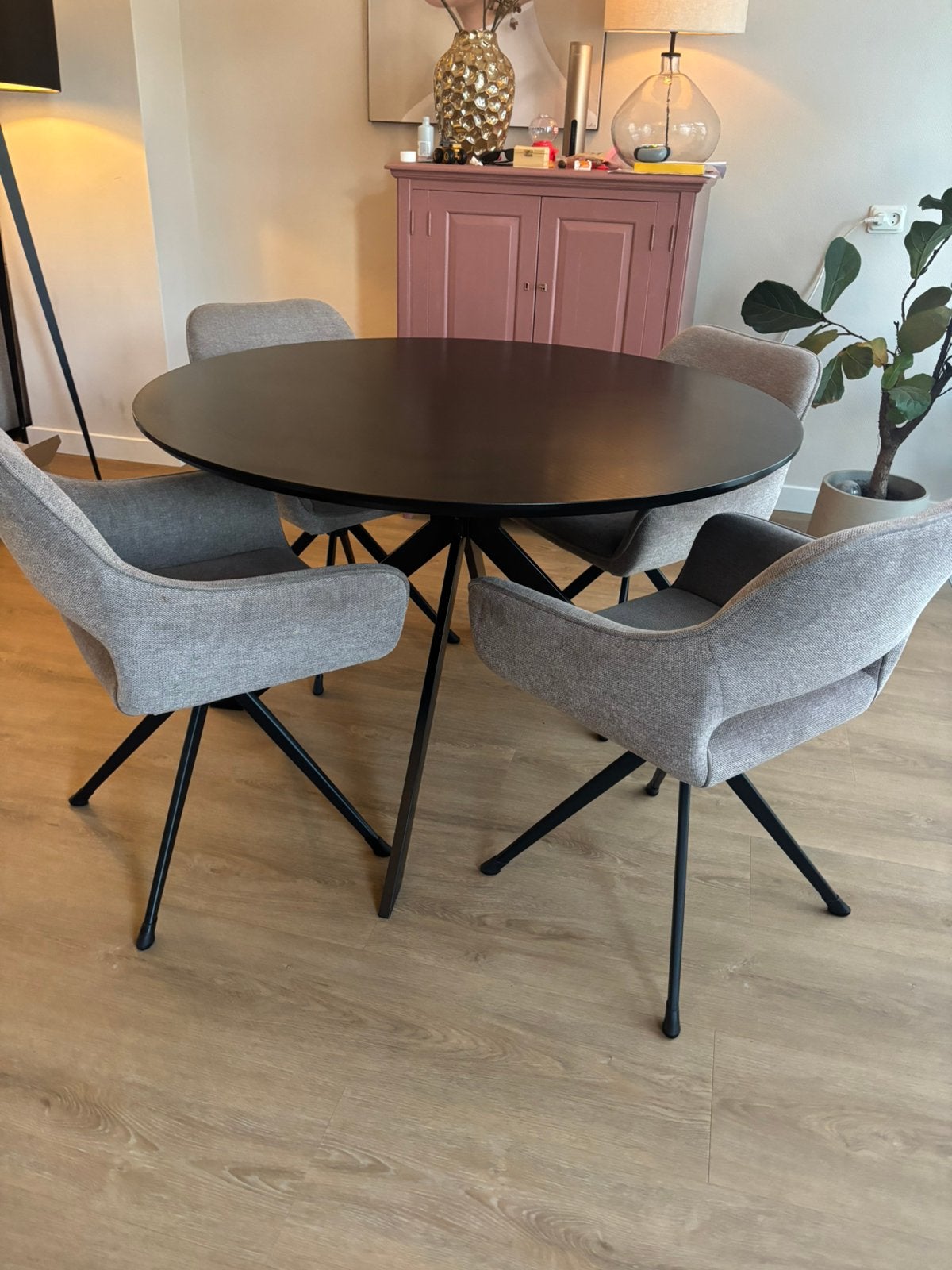 WOOOD Bruno eettafel rond zwart 120 cm, 50 tot 100 cm, 100 tot 150 cm, Rond, Zo goed als nieuw
