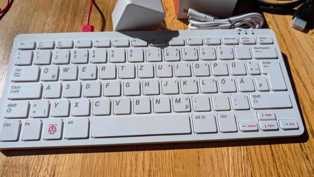 Nieuwe Raspberry Pi 400 compleet met accessoires, Computers en Software, Ophalen of Verzenden, Nieuw