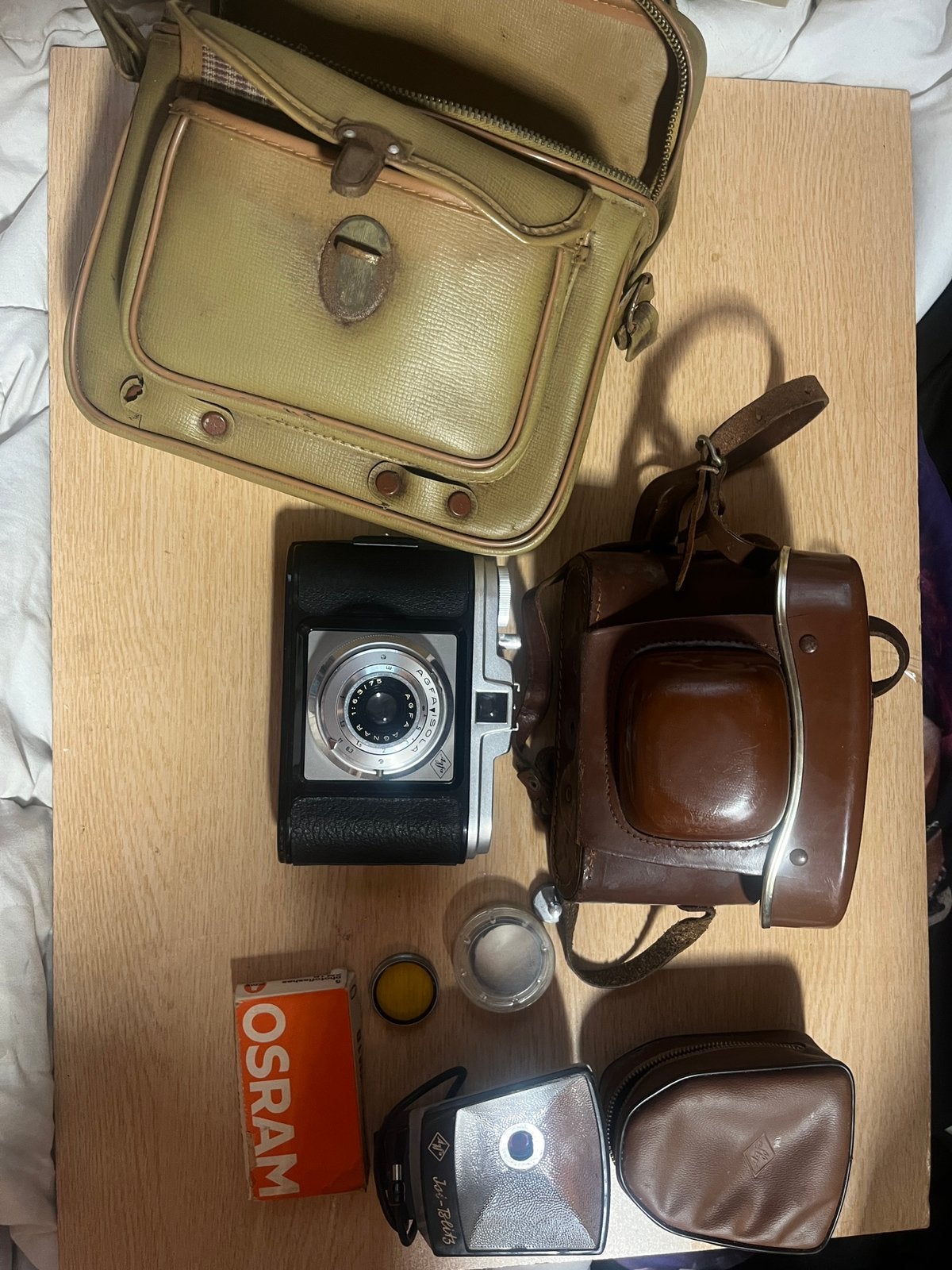 vintage Agfa Isola camera, Ophalen
