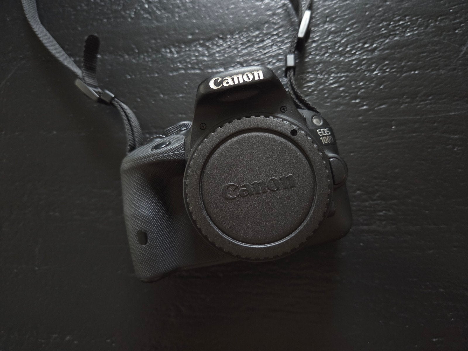 Canon EOS 100D body met oplader, Gebruikt, Accu, Spiegelreflex, Canon