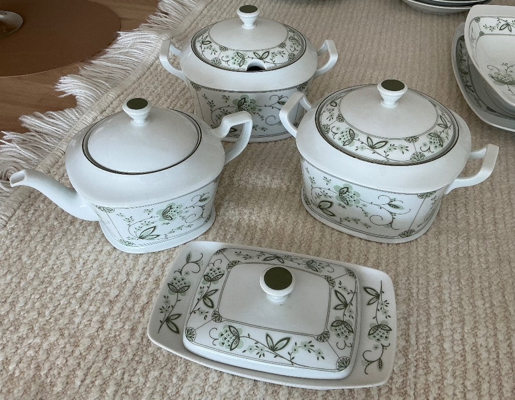 12 persoons Bavaria Servies, Schirnding Beieren, Bloemmotief, Antiek en Kunst, Ophalen
