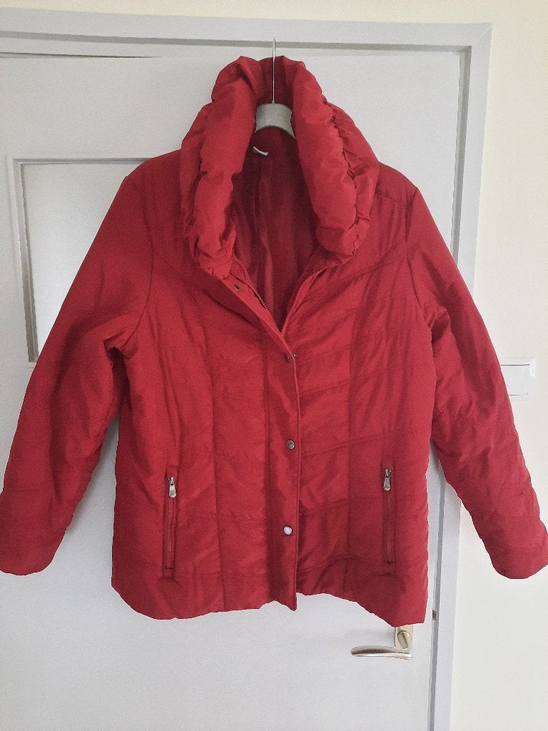 3 Dames Winterjassen ( Opruiming), Kleding | Dames, Jassen | Winter, Zo goed als nieuw, Maat 42/44 (L), Rood, Ophalen of Verzenden