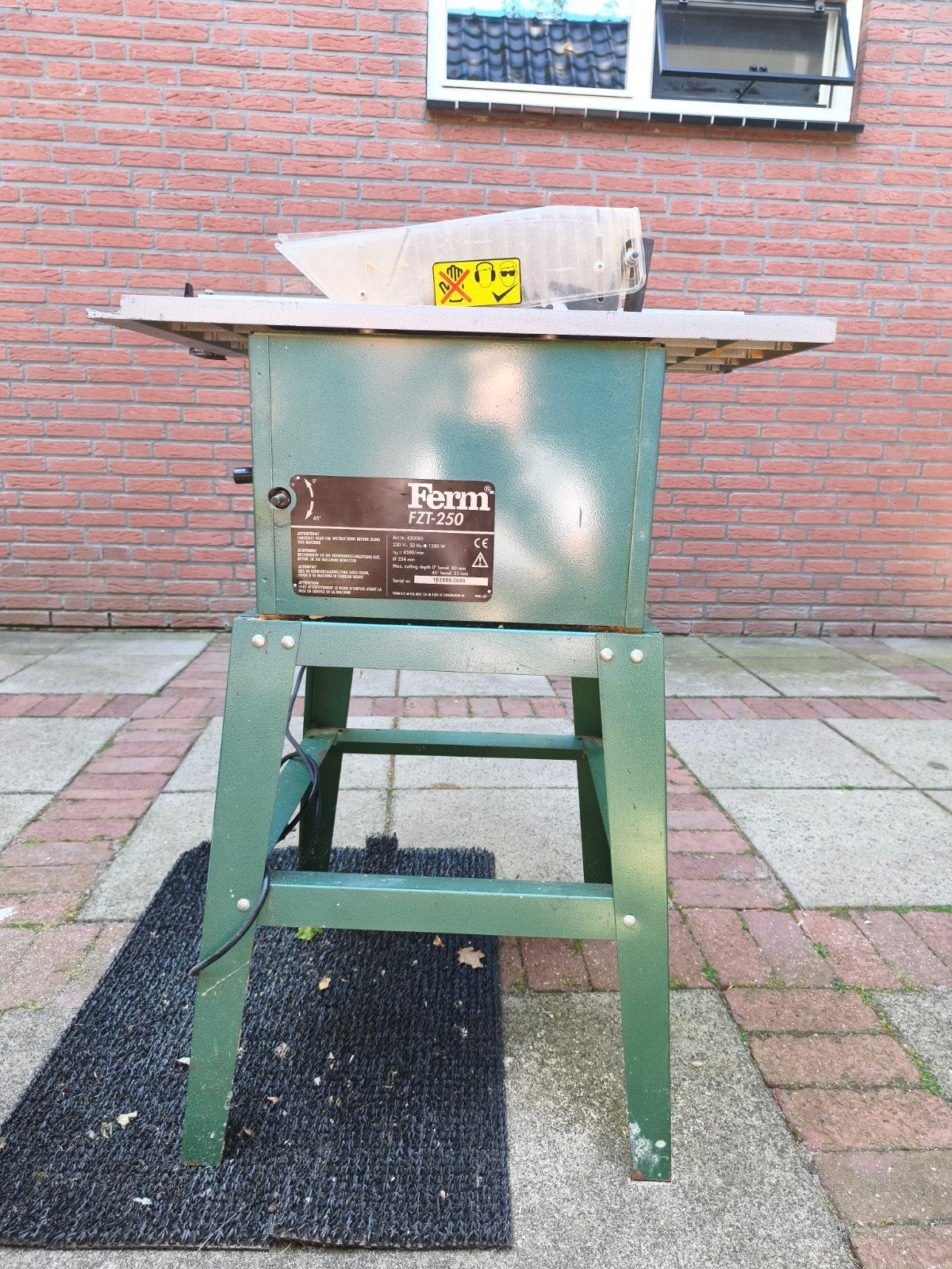 Ferm FZT-250 Tafelzaag - Gebruikt, Ophalen, Gebruikt, Cirkelzaag, 600 tot 1200 watt