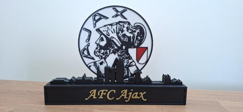 3D-geprinte Ajax display – logo & skyline, Ophalen of Verzenden, Nieuw, Ajax, Beeldje of Poppetje