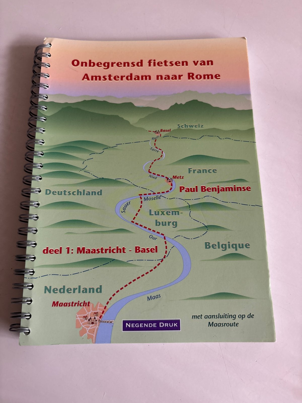 Fietsgids: Onbegrensd fietsen van Maastricht naar Basel, Fiets- of Wandelgids, Europa, Ophalen of Verzenden, Gelezen