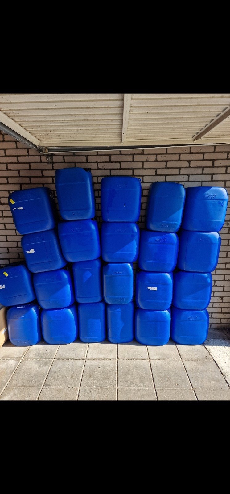 jerrycans 25 liter keurmerk ,5 liter keurmerk, Ophalen