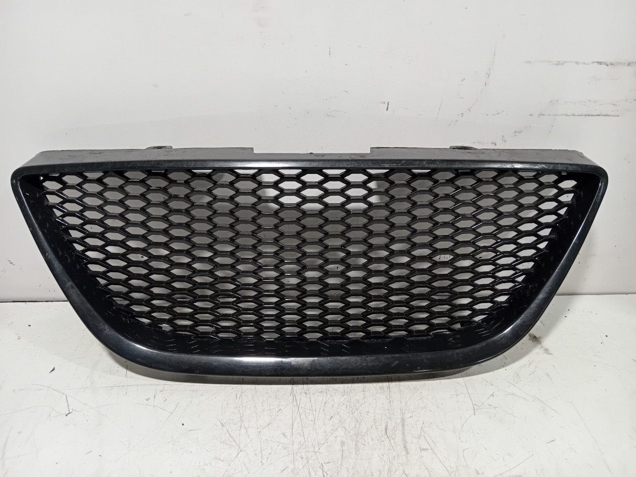 Grille Seat Ibiza, Onderdelen@venauto.nl, Van der Ven Autorecycling B.V., Gebruikt, Ettenseweg 76, 4706 PB Roosendaal, The Netherlands