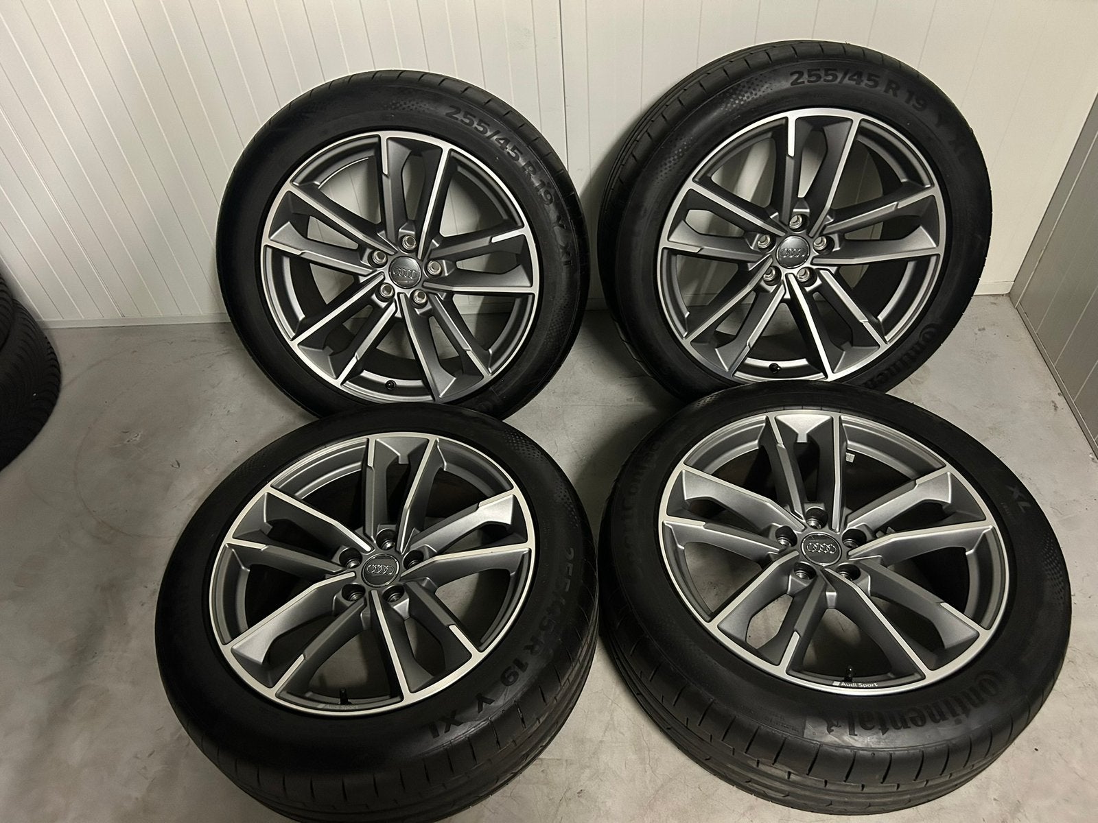 Originele Audi Q3 SQ3 sport 19 inch Continental AO 2023 ZGAN, Audi, Gebruikt, 255 mm, Banden en Velgen