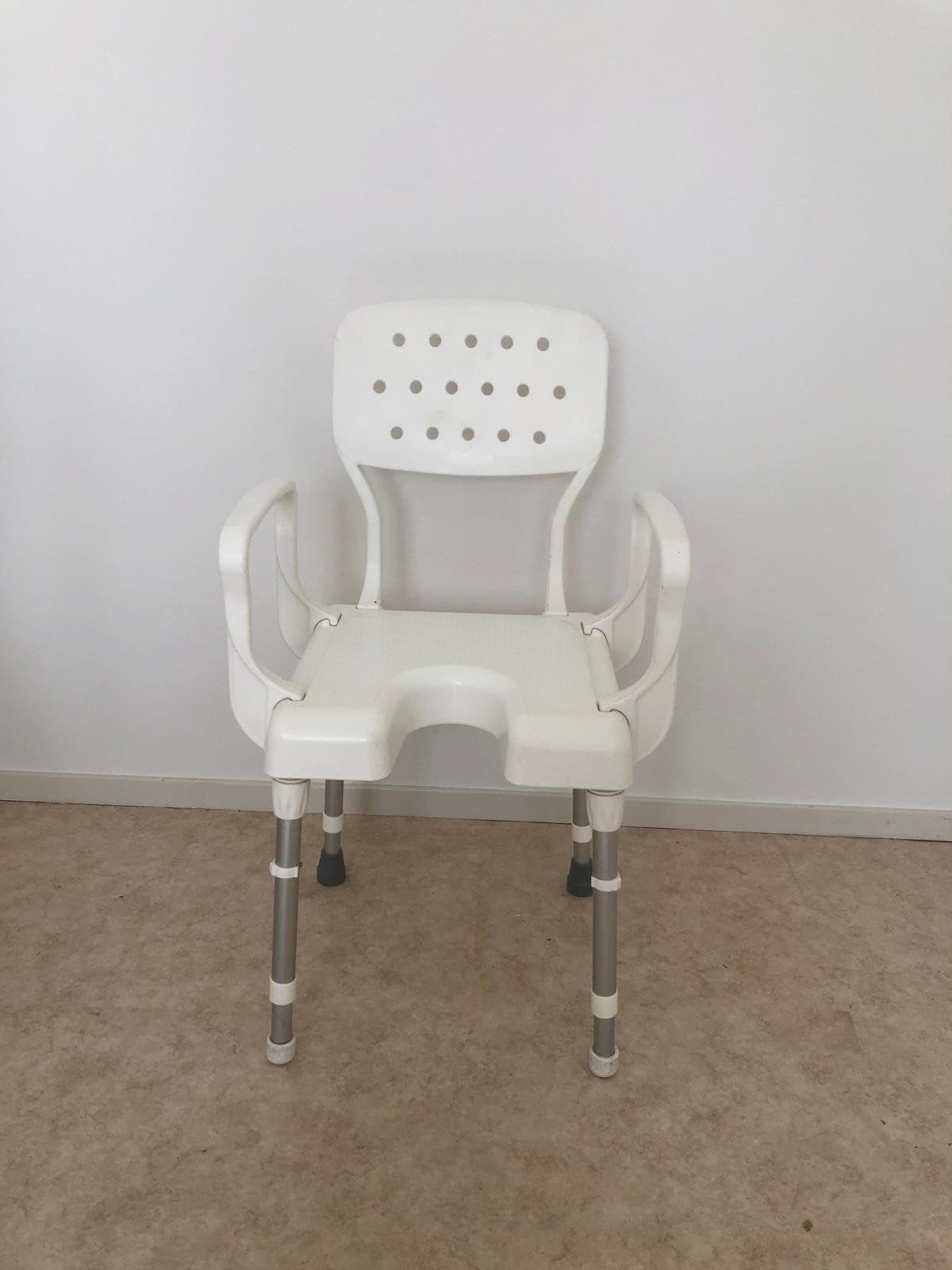 douche stoelen, Ophalen, Zo goed als nieuw