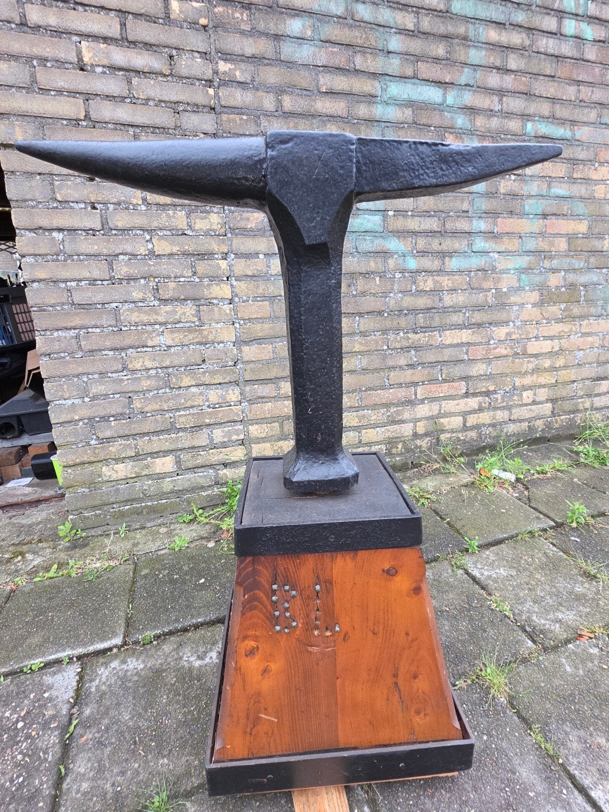 Aambeeld, Ophalen